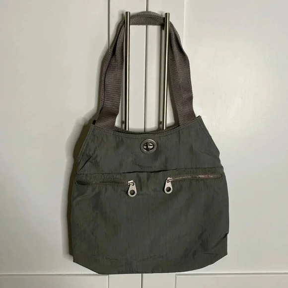 Baggallini Handbags - BAGGALLINI Grey Nylon Shoulder/Travel Bag